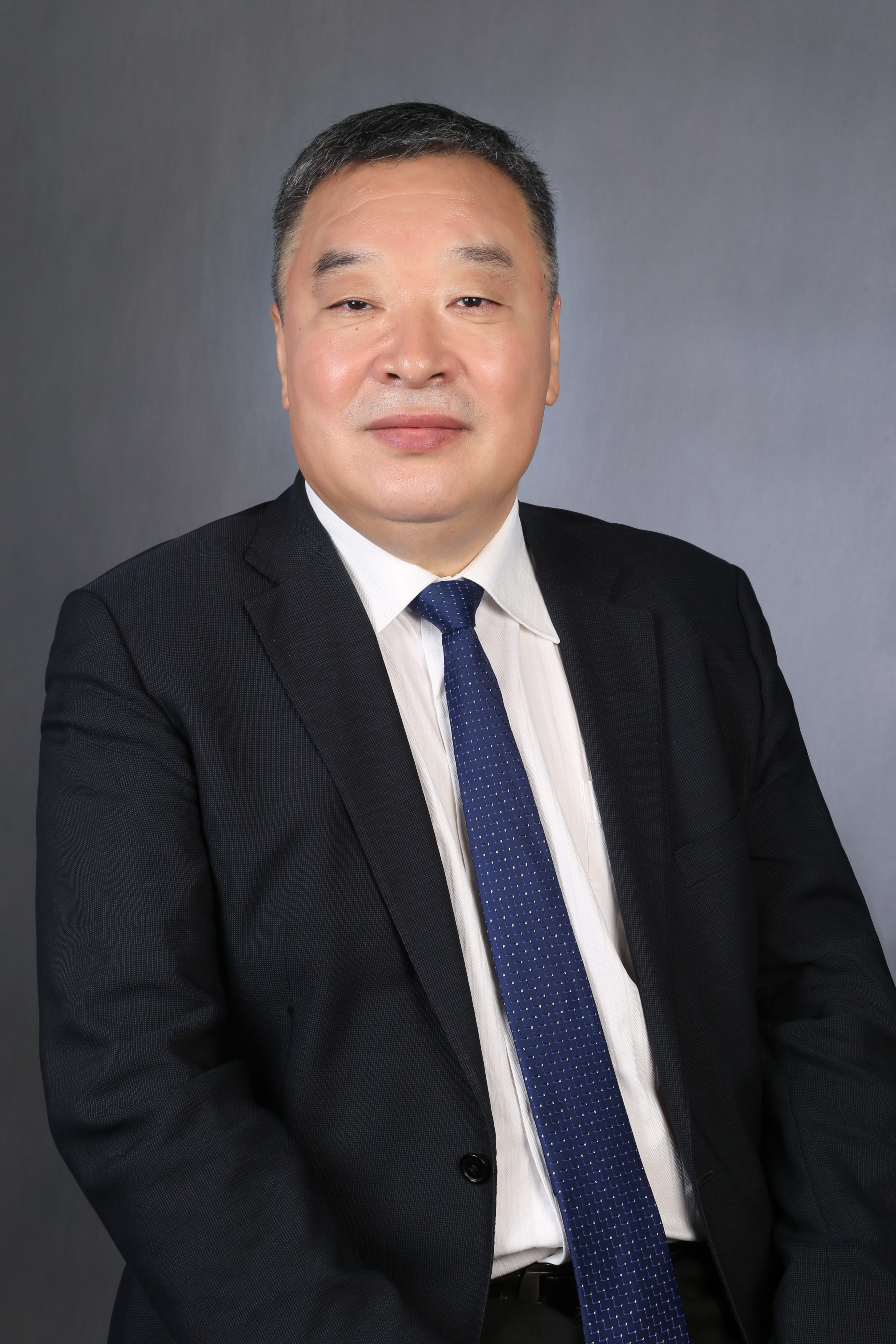 梁万年 教授